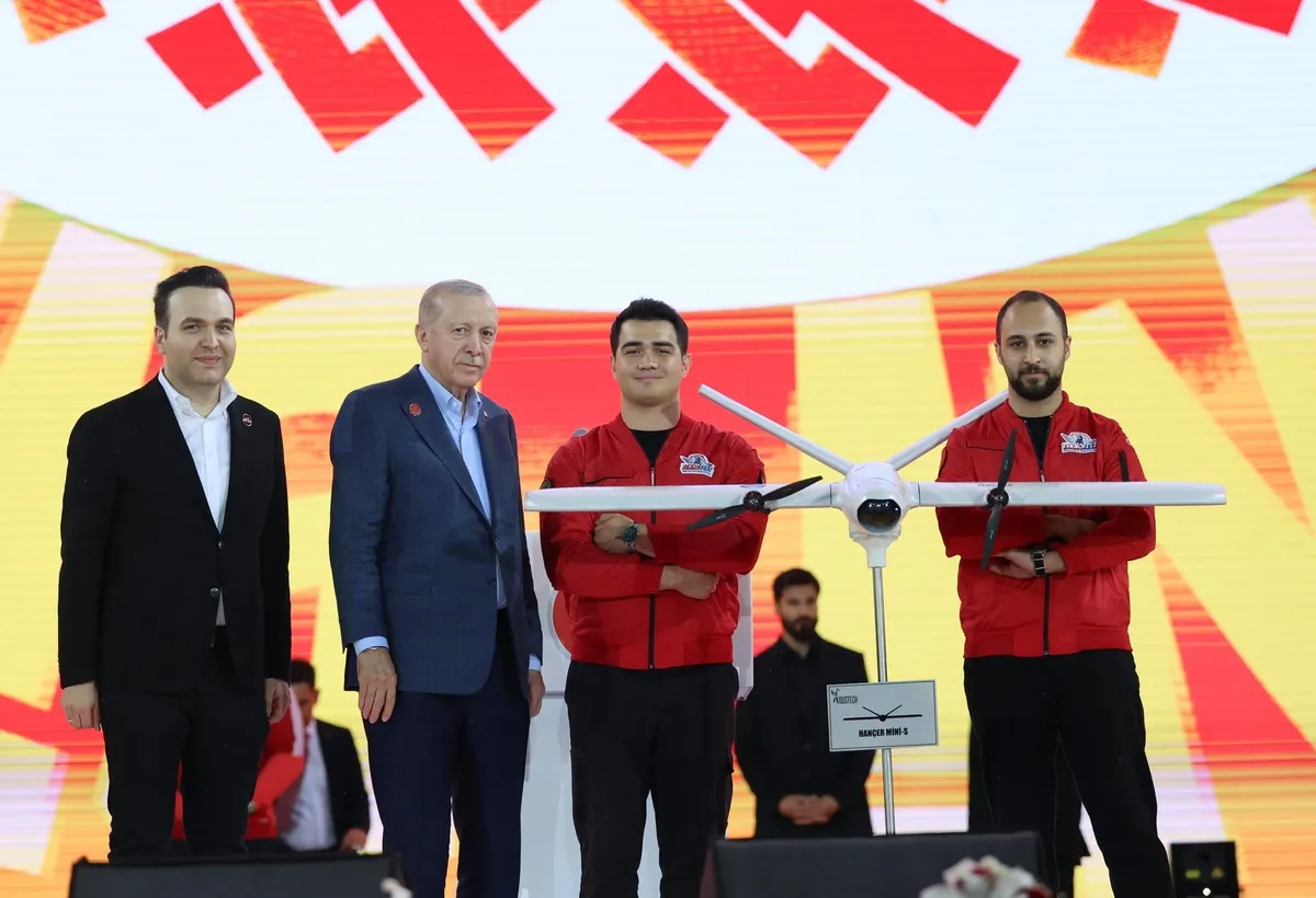 Başkan Erdoğan’dan gençlere Türkiye Yüzyılı mesajı: Gençler güçlüyse millet de devlet de güçlü-9