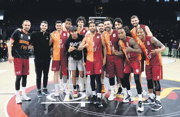 avrupa-gures-sampiyonasinda-kerem-kamal-60-kiloda-murat-firat-ise-67-kiloda-altin-madalya-kazandi-1649028967093.jpeg Avrupa Güreş Şampiyonası’nda Kerem Kamal 60 kiloda Murat Fırat ise 67 kiloda altın madalya kazandı-7