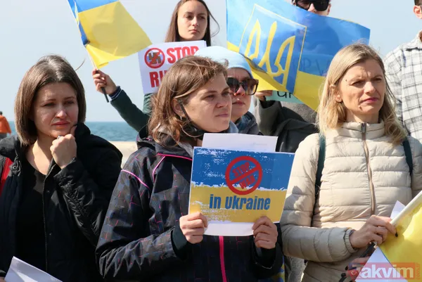 SON DAKİKA: Rusya Ukrayna savaşında son durum! Türkiye'deki Ukraynalılar Rusya'yı protesto etmek için meydanlara akın etti - 17