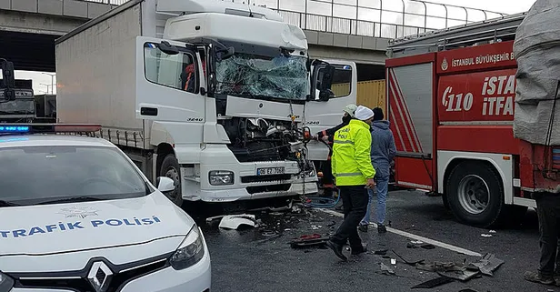 TEM'de büyük kaza! Yol trafiğe kapandı