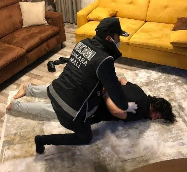 SON DAKİKA: Ankara'da 'arsa avcısı' operasyonu: Çok sayıda şüpheli gözaltına alındı-6