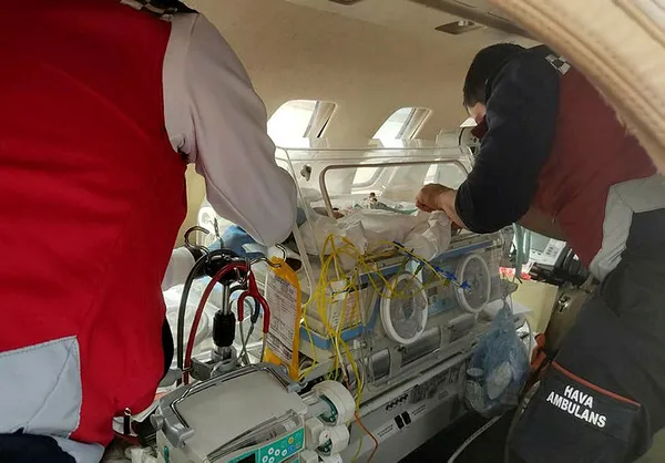 ambulans-ucaklar-kalp-hastasi-iki-bebegi-kayseriden-istanbul-ve-ankaraya-nakletti-1618681780335.jpg Ambulans uçaklar, kalp hastası iki bebeği Kayseri'den İstanbul ve Ankara'ya nakletti-2