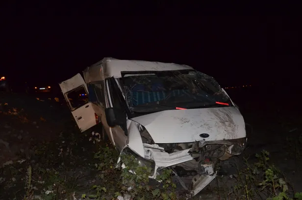 Son dakika: Hatay'da minibüs devrildi: 10 yaralı-3