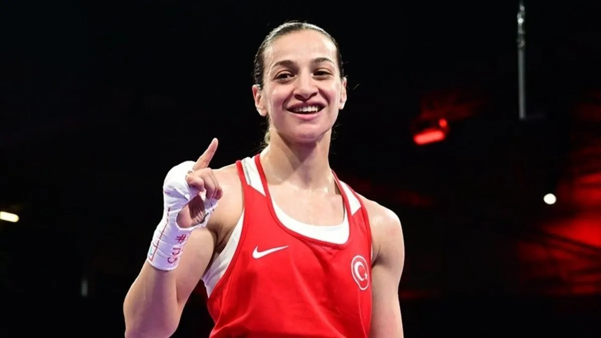Dünya Boks Şampiyonası'nda Buse Naz Çakıroğlu'ndan gümüş madalya