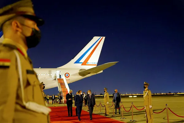 fransa-cumhurbaskani-emmanuelmacron-iraka-geldi-1630134045923.jpg