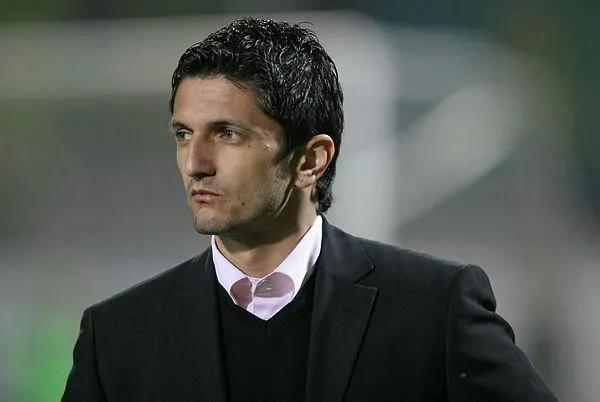 Beşiktaş PAOK'un teknik direktörü Razvan Lucescu ile görüşüyor-1