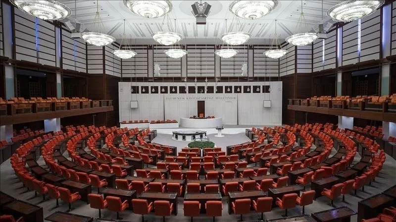 dokunulmazlik-dosyalari-tbmmde-ozgur-ozel-listede-1765543888065.jpeg Dokunulmazlık dosyaları TBMM'de: Özgür Özel listede!-2