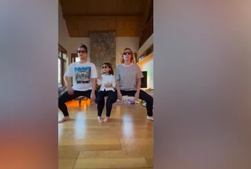 Şarkıcı Atiye’den dans şov!