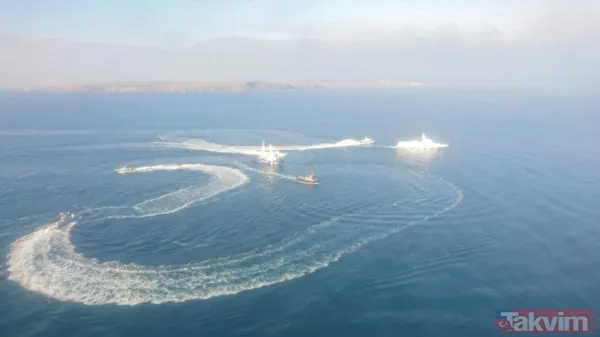 Karadeniz'de soğuk savaş! Rus savaş gemisi İstanbul Boğazı'ndan geçti - 8