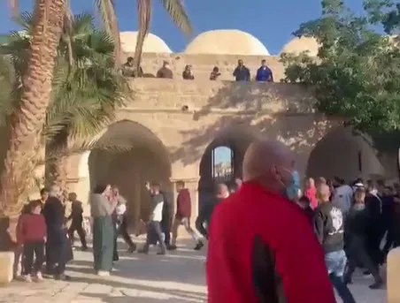 koronavirus-salgini-doneminde-israilli-bir-grup-filistin-bati-seriadaki-hz-musanin-kabrinde-alkollu-uyusturuculu-parti-duzenledi-1609150176635.jpg Koronavirüs salgını döneminde İsrailli bir grup Filistin Batı Şeria'daki Hz. Musa'nın kabrinde alkollü uyuşturuculu parti düzenledi-9