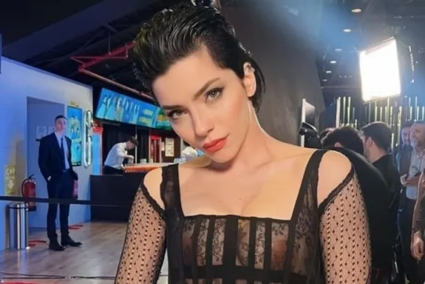 25-ayda-8-kilo-verdiren-merve-bolugur-diyeti-36lik-oyuncu-45-dakikada-isi-cozdu-7-gun-boyunca-durmadan-1700307672927.jpg Merve Boluğur'a 2.5 ayda 8 kilo verdiren diyet! 36'lık oyuncu 45 dakikada işi çözdü! "7 gün boyunca durmadan..."-5