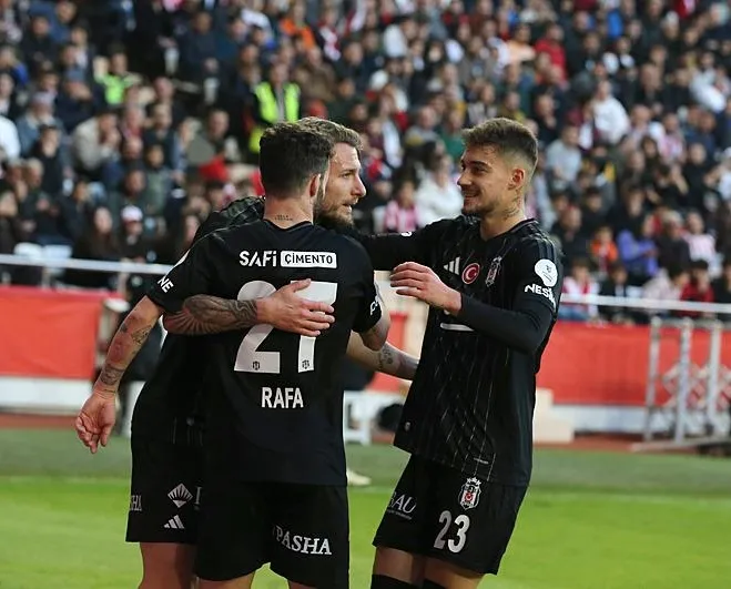 Kartal sahne alıyor