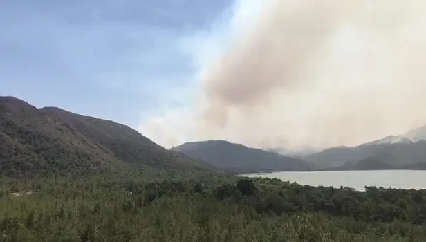 Bodrum'daki yangın vatandaş kamerasında: Hisarönü Bayır Turgut cayır cayır yanıyor