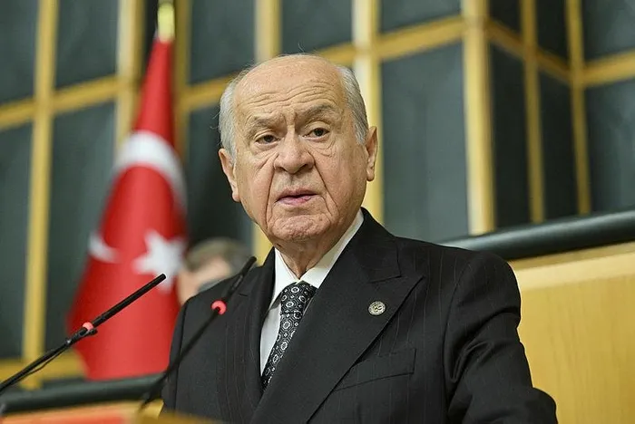 CHP'li Özgür Özel'den terörün siyasi ayağı HEDEP'le ittifak açıklaması | Pervin Chakar'ın elini öptüm yine öperim pişman değilim-6