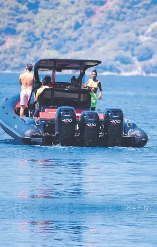 Süreyya Yalçın milyonluk botuyla hava attı