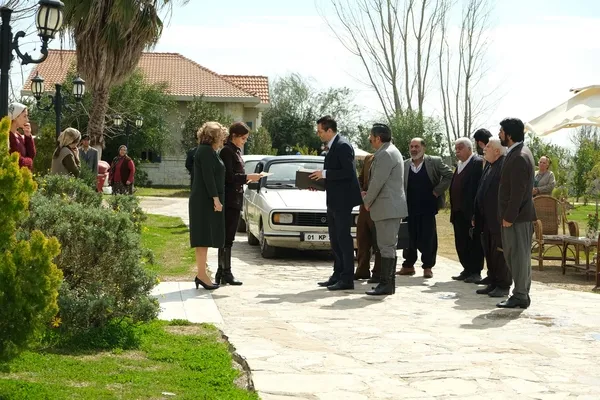 ortalik-kizisti-bir-zamanlar-cukurova-130-bolum-fragmani-yayinlandi-bu-gece-butun-gercekleri-ogreneceksin-1648157809004.jpg Ortalık kızıştı! Bir Zamanlar Çukurova 130. bölüm fragmanı yayınlandı: “Bu gece bütün gerçekleri öğreneceksin”-7