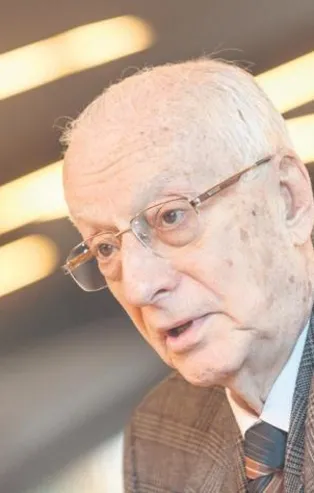 Uluç Özülker: Aslan uyandı