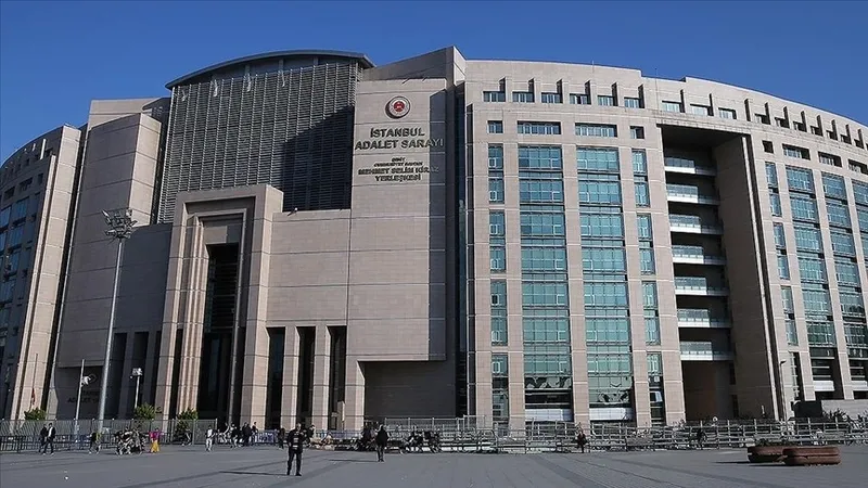 istanbullunun-kisisel-verilerini-abd-ve-almanyaya-servis-ettiler-ekrem-imamogluna-oy-icin-lokasyon-temelli-tak-1762892470596.jpeg İstanbullunun kişisel verilerini ABD ve Almanya'ya servis ettiler! Ekrem İmamoğlu'na destek için manipülasyon, lokasyon temelli takip ne ararsan var...-3