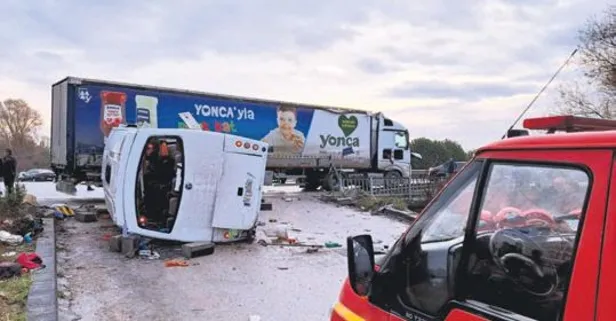 Tırajik! Balıkesir’de okul servisi ile tır çarpıştı: 29 kişi yaralandı