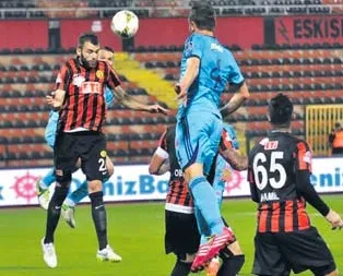 Paşa’ya ESti gürledi!