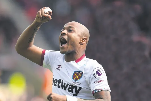 Ayew'de son dönemeç