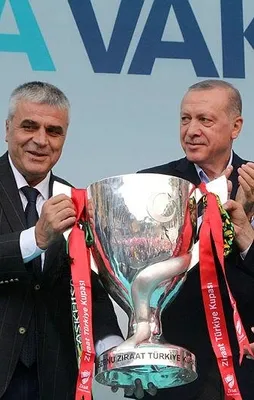 Birileri laf yapar, biz icraat