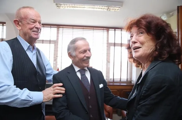 Ünlü iş insanı dedesinin evinde belgeleri buldu! Dev mirasın peşine düştü