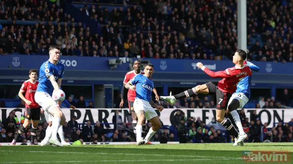 Cristiano Ronaldo'dan olay hareket! Çileden çıktı taraftarın telefonunu parçaladı - 12