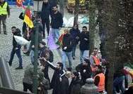Terör örgütü PKK yandaşları Belçikada şiddet olaylarına devam etti! Camiye saldırarak camlarını kırdılar