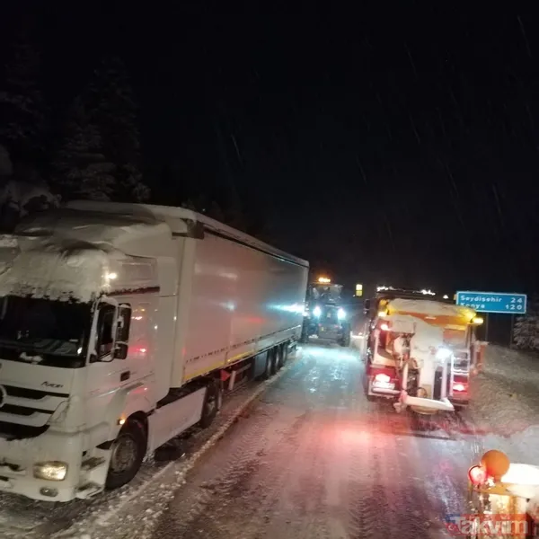 Antalya'ya da kar düştü! 10-15 santimetre kalınlığa ulaştı - 4