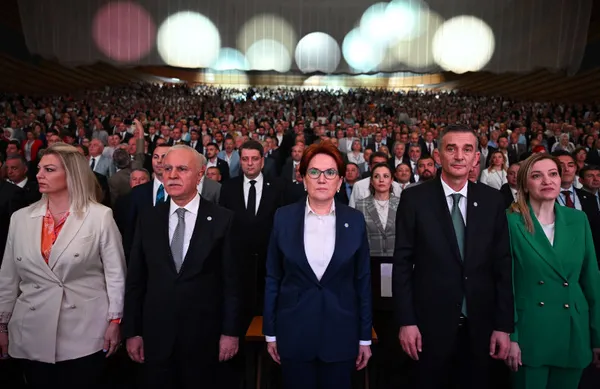 1687767161597.jpg Sen misin "istifa" diyen: İP lideri Meral Akşener'den kurultay temizliği! Hepsini kızağa çekti-4