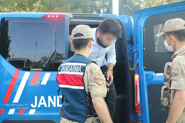 diyarbakirda-kendilerini-mit-personeli-olarak-tanitan-dolandiricilara-operasyon-duzenlendi-1593244066947.jpg Diyarbakır'da kendilerini MİT personeli olarak tanıtan dolandırıcılara operasyon düzenlendi-2