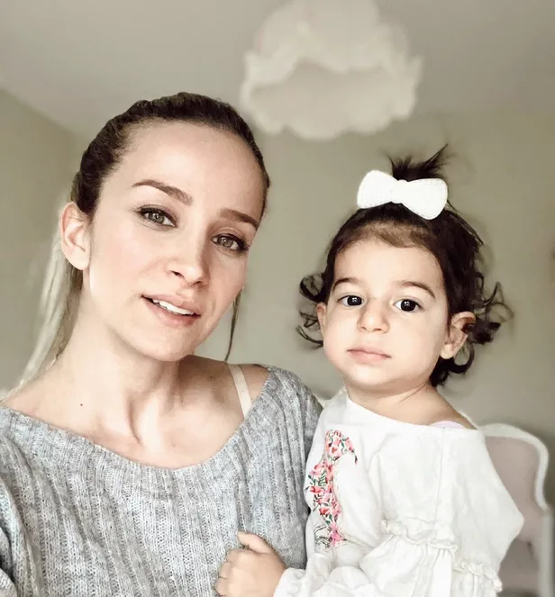 influencer-ozge-tezcan-blw-yontemi-sutten-kesmek-demek-degil-1628614897888.jpeg Influencer Özge Tezcan: BLW yöntemi sütten kesmek demek değil!-1