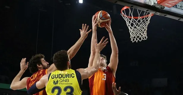 Galatasaray potada Fenerbahçe'yi devirdi