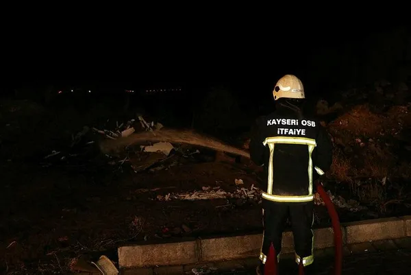 Kayseri'de fabrikada yangın çıktı! Çok sayıda itfaiye ekibi olaya müdahale ediyor-5