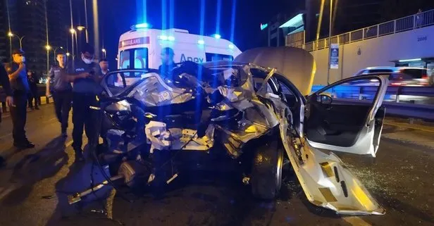 Yenibosna’da gece yarısı feci kaza: 5 yaralı