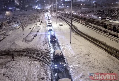 İBB’nin kar rezaleti: İstanbul’da yoğun kar sonrası araçlar yolda kaldı! Vatandaşlar evine gidemedi