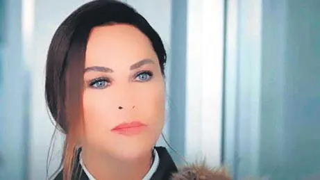 tugce-bayattan-1625598520415.jpeg Tuğçe Bayat'tan 'filtresiz' imalı paylaşım! Gözler photoshoplu poz veren ünlülere çevrildi...-4