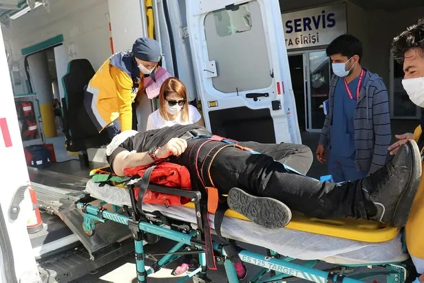 Son dakika: Erzincan'da yolcu otobüsü devrildi: 19 yaralı-2