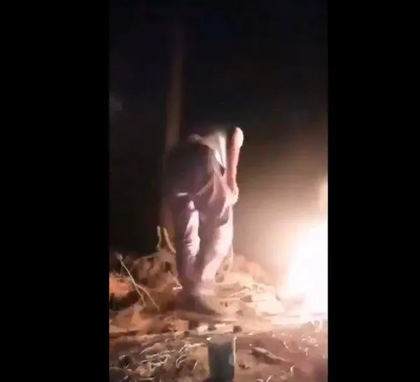 SON DAKİKA: Adana'da bir tavuğun boğazını kesip cinler alemine adamak için ateşe atan kişi gözaltına alındı-5