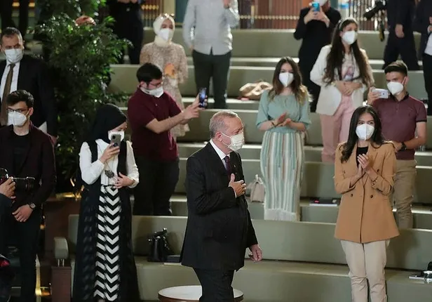 baskan-recep-tayyip-erdogan-diyarbakirli-gencin-istegini-geri-cevirmedi-valiye-aninda-talimat-1621451437981.jpeg Başkan Recep Tayyip Erdoğan Diyarbakırlı gencin isteğini geri çevirmedi! Valiye anında talimat-3