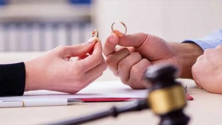 bosanma-davasinda-cingene-soku-koca-kusurlu-bulundu-1745331377018.jpeg Eşine ʺçingeneʺ diyen koca boşanma davasında kusurlu bulundu (AA, Takvim.com.tr Arşiv)