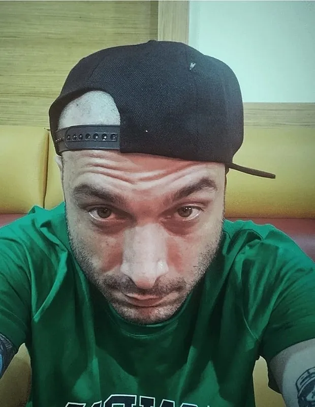 babasi-sikayetci-olmustu-rapci-sansar-salvoya-1-yil-6-aya-kadar-hapis-istemi-1745247224619.jpeg Rapçi Sansar Salvo. (DHA)