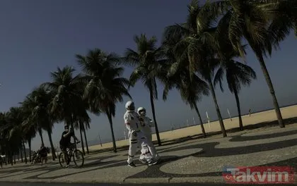Brezilya’da şaşkına çeviren görüntü! Astronot kıyafetleriyle dolaştılar