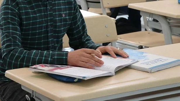 Milli Eğitim Bakanı Yusuf Tekin'den flaş açıklamalar: Devamsızlık affı kalkıyor! Liselerde yeni dönem: Sınıf tekrarı geri geliyor-6