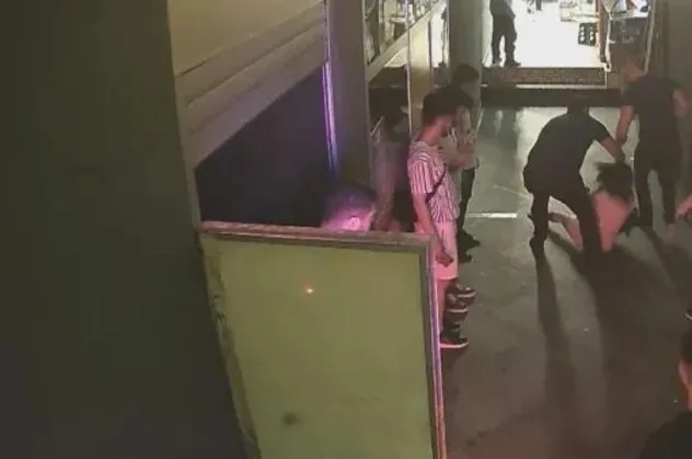 Gece kulübünde güvenliğin parmağını koparan kadın için karar verildi