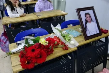 Ders zili çaldı ama onlar yoktu! Bolu Kartalkaya'daki otel yangını faciasında hayatını kaybeden Lalin, Buse ve Mina okullarında anıldı