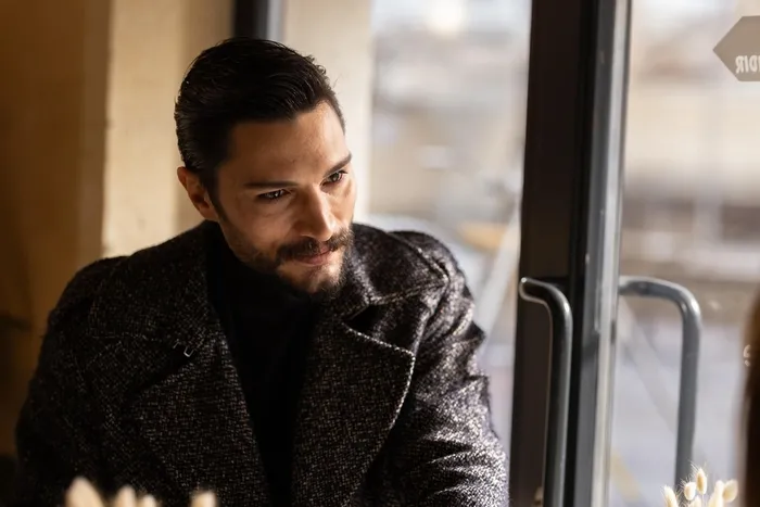 safir-16-bolum-nefes-kesecek-kavusmanin-onunde-yeni-bir-engel-var-1702643350257.jpg Safir 16. bölüm nefes kesecek: Kavuşmanın önünde yeni bir engel var!-6