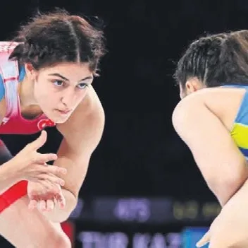 Milli güreşçiler gurur yaşattı