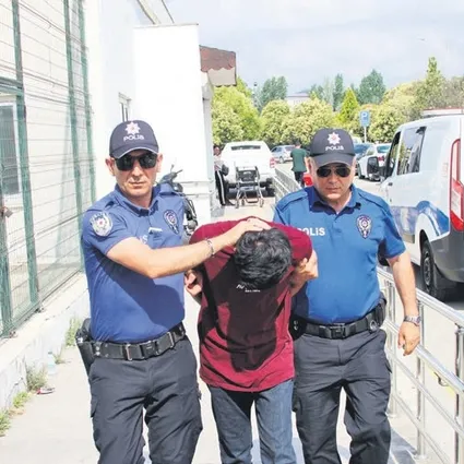 Adana’da şoförün aşk uykusu kazayla bitti: 7 yaralı, 70 bin TL ceza!
